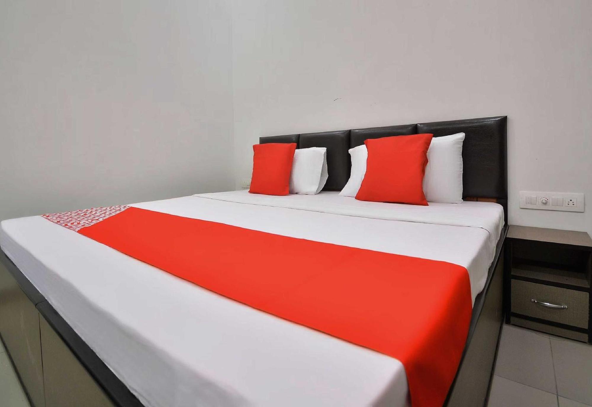 Hotel O White Solitaire Ludhiana Exterior photo